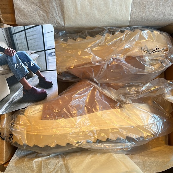 ✨New In Box✨ - BRYR Chonk Slides in Adobe (Sz 8) - Picture 7 of 7